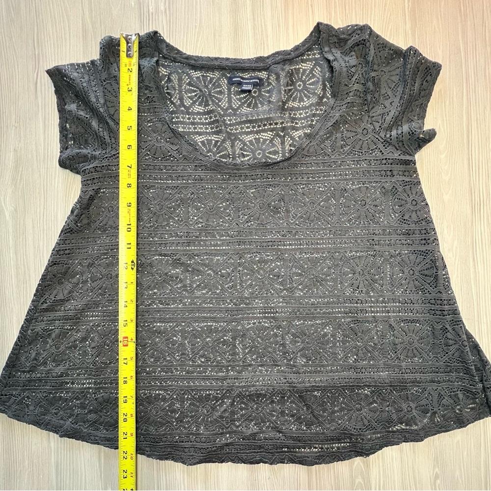 American Eagle Charcoal Gray Lace Crochet Short Sleeve Blouse Women's Size S